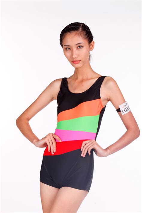 Vietnam next top model bikini Thí sinh khoe dáng với bikini