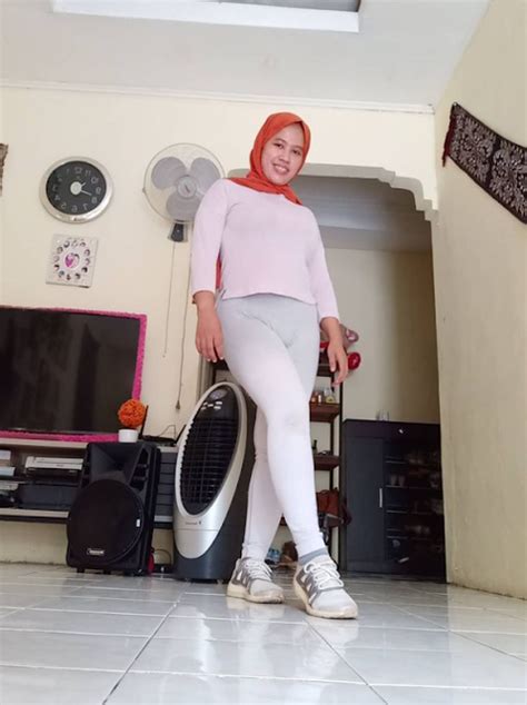 Tante Mantap Ukhti Hot