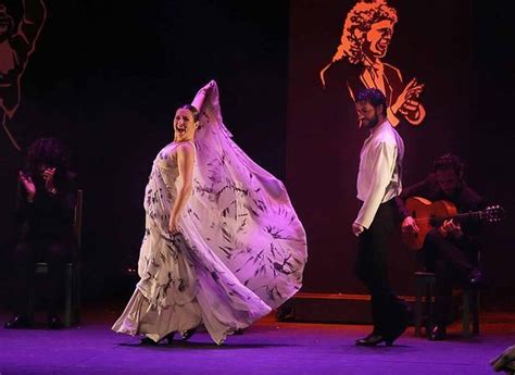 Dance Review Flamenco Diva Sara Baras Sets Stage On Fire With Voces