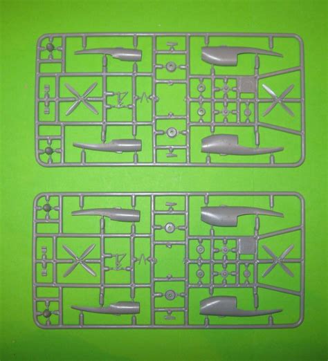 1/144 Восточный экспресс 14467 Пассажирский самолет ИЛ-18Д