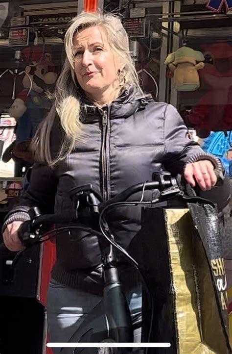 Slim Thick Milf At The Funfair Tight Jeans Forum