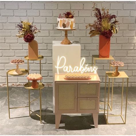 FESTA ADULTA DOURADO E NUDE