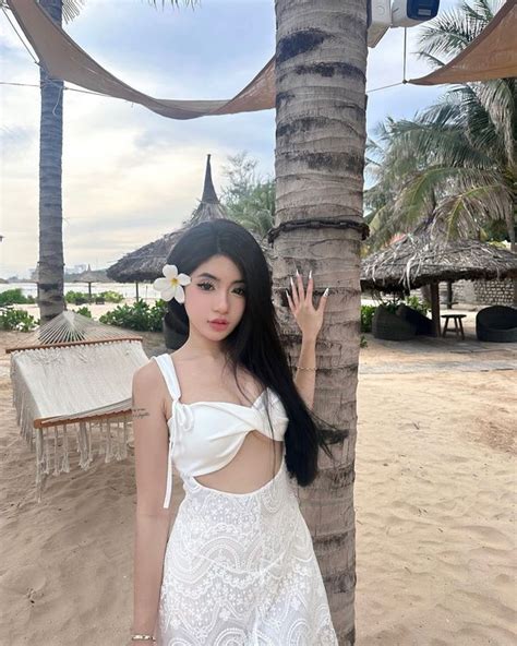 Trọn bộ 555 ảnh Tiktoker Mỹ Phụng bikini sexy nóng bỏng