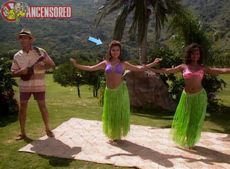 Naked Tiffani Thiessen In Saved By The Bell Hawaiian Style