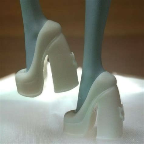 Naked Wolf Type Shoe For Monster High Stl File For Cults