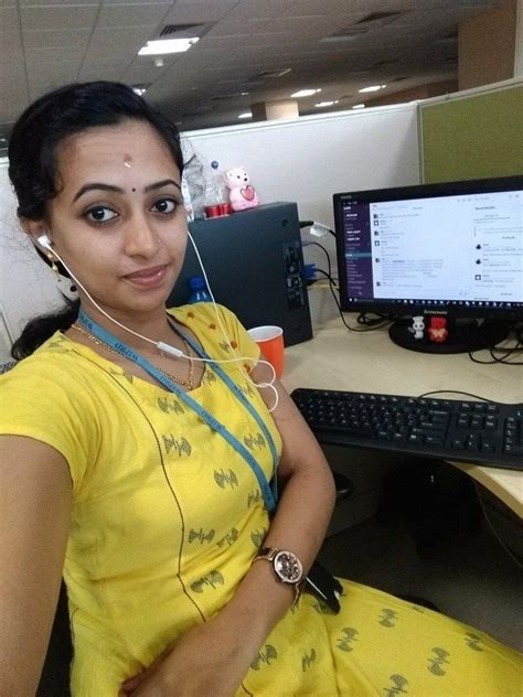 Very Cute Tamil Office Girl Nude Pics Desi Old Pictures Hd Sd