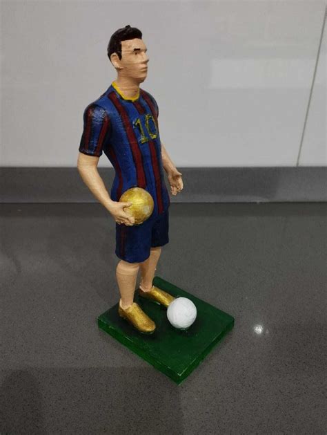 Archivo STL Estatuilla de Lionel Messi. 👾 ・Diseño de impresión en 3D
