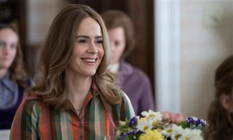 Sex Act sur Netflix Sarah Paulson bientôt dans une série signée Lena Dunham Handis up