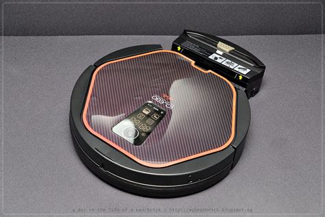 iCLEBO : Intelligent Cleaning Robot by YUJIN ROBOT