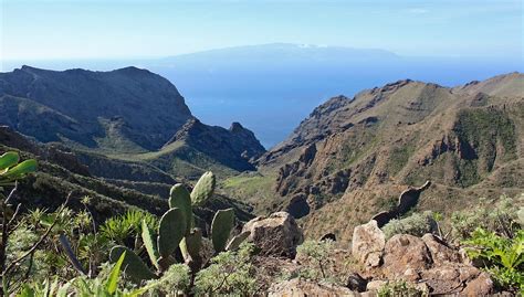 Long distance hiking trails in Europe: 90 routes, all countries