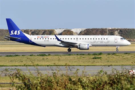 Sas Expands Fleet Of Embraer 195 Jets Air Data News