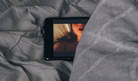 Il revenge porn è molto più diffuso di quanto pensiamo E una legge non basta a combatterlo