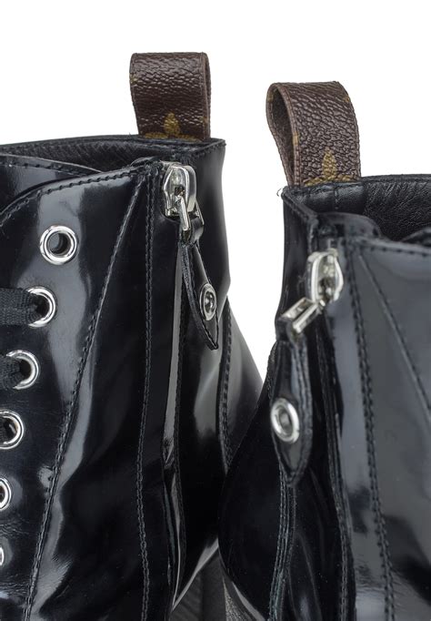 Чёрные лаковые ботильоны Louis Vuitton