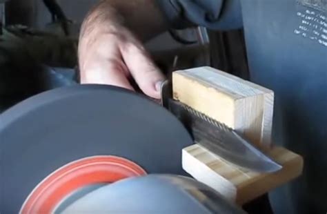 Приспособление для заточки ножей своими руками - доступные примеры