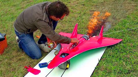 World's Fastest RC Airplane Has a Turbine Jet Engine and Reaches Insane ...