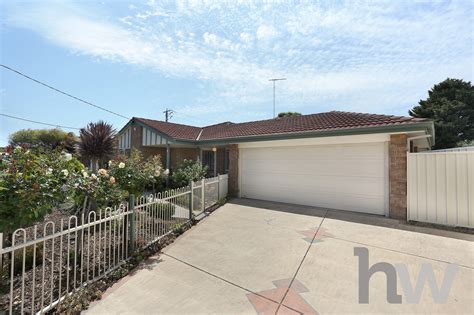 1 Carbine Drive St Albans Park Vic 3219 Domain