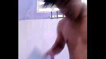 quay lén em trai rửa chim trong nhà tấm XVIDEOS