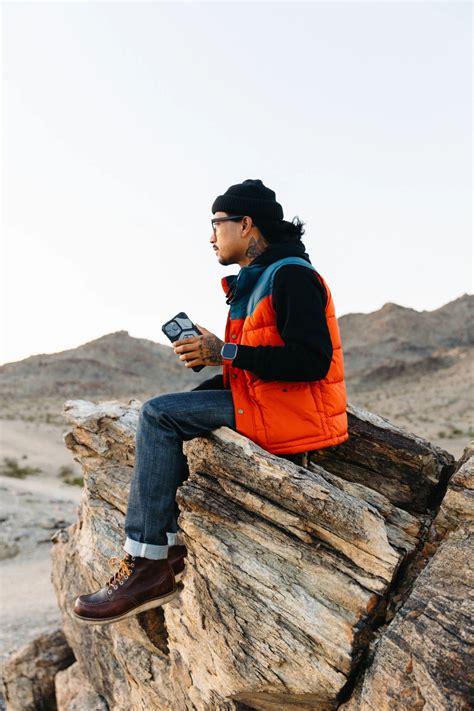 uag monarch pro iphone  pro max carbon fiber