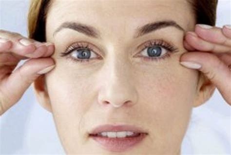 Как быстро избавиться от морщин вокруг глаз. Народные средства от ...