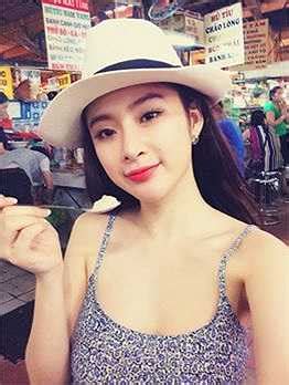 H Ng Qu Di N Bikini G I C M Elly Tr N Khoe V Ng M T