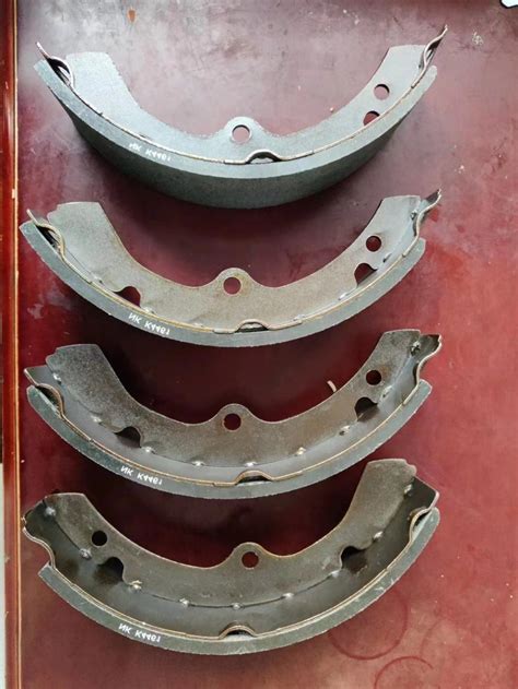 China Manufaturer High Quality Non Asbestos Isuzu Brake Shoes K