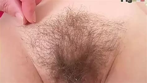 Sie ist eine heiße transgressive MILF immer eifrig nach Schwanz und heißem Sperma in Szene