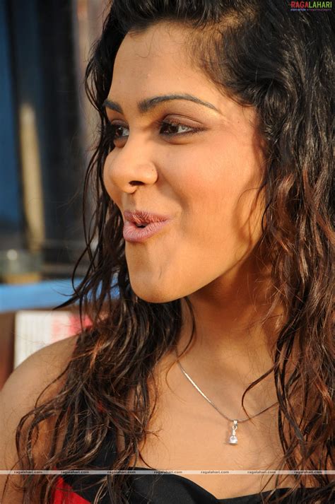 Sandya Hot And Sexy Actress