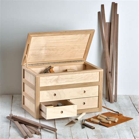 Holz-Werkzeugkasten | Werkzeugkasten holz, Werkzeugkasten, Holzspielzeug