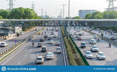 Delhi Gurgaon Expressway editorial stock photo. Image of jaipur - 255102148