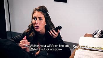 El Jefe Habla Con Su Esposa Mientras Se Folla A Una Pasante Xvideos