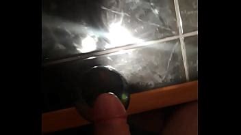 Éjacule sur la pisse XVIDEOS