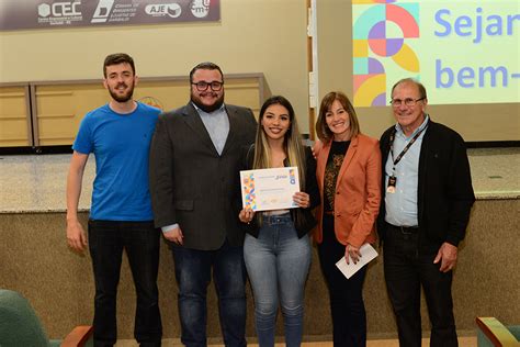 Cic Jovem Entrega Certificados Do Projeto Empreendedor J Nior A