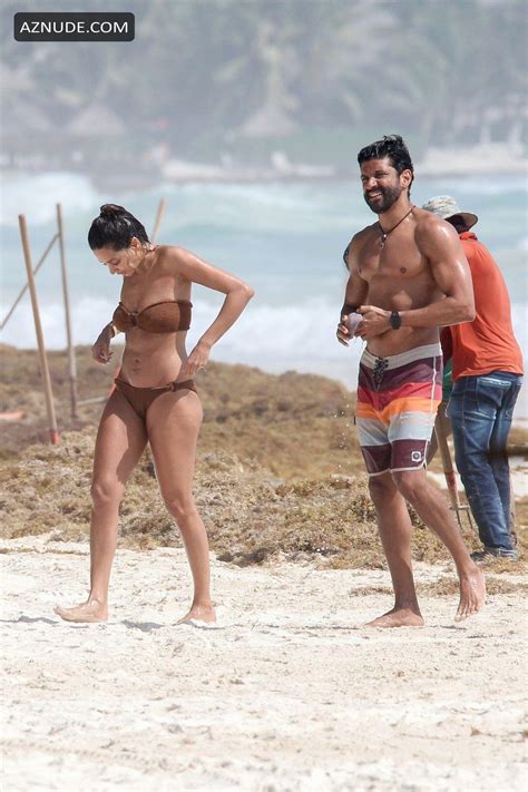 SHIBANI DANDEKAR Nude AZNude