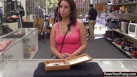 A Latina Spinner Is Up For A Hugecock BUBBAPORN