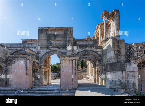 Biblioteca Celsius en la antigua ciudad de Éfeso Turquía Fotografía de