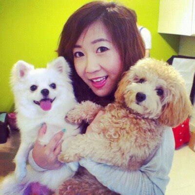 Hot Sexy Lindy Tsang Bikini Pics