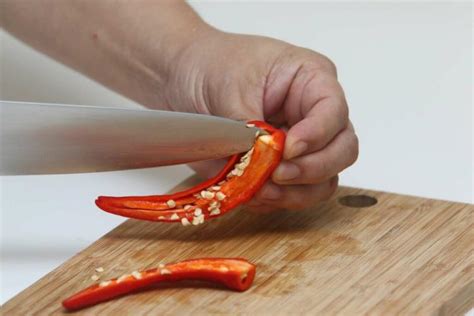 Harvesting Chillies: Tips For Harvesting & Storing Chillies