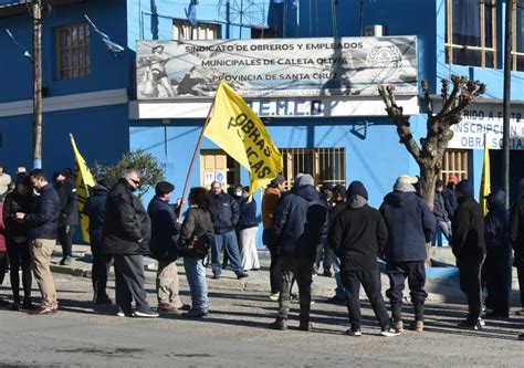 Conflicto En Caleta Olivia Los Municipales Contra El Intendente Lo