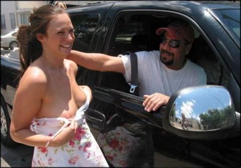 Flashing A Stranger Porn Pic
