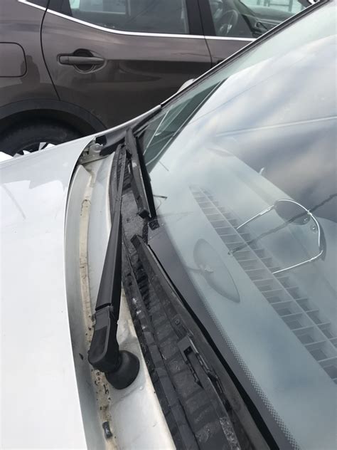 Новый рычаг стеклоочистителя — Renault Logan (1G), 1,6 л, 2009 года ...