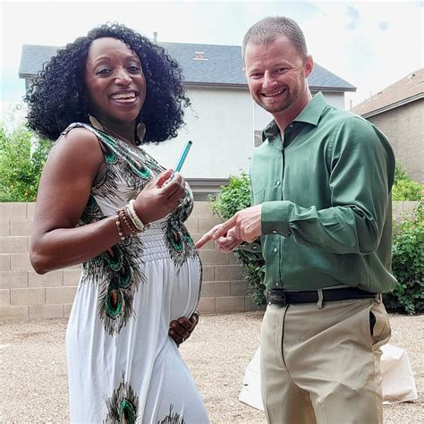 After 2 years trying to conceive, they tried home insemination with Mo