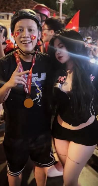 Hot girl nóng bỏng tựa vai Thầy Giáo Ba dân mạng xôn xao truy tìm danh tính