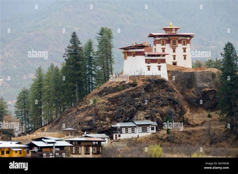Drukgyal Dzong Hi Res Stock Photography And Images Alamy