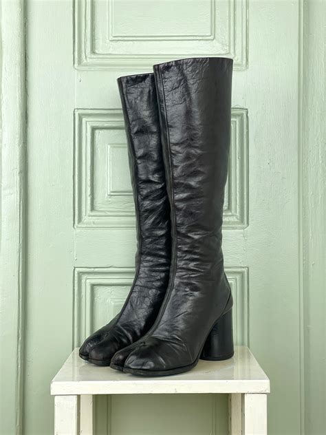 Maison Margiela AW03 Knee-High Tabi Boots – opening act.