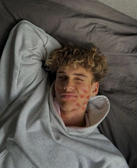 Pin By Nisaden On About Men Blonde Guys Guys Cute Guys