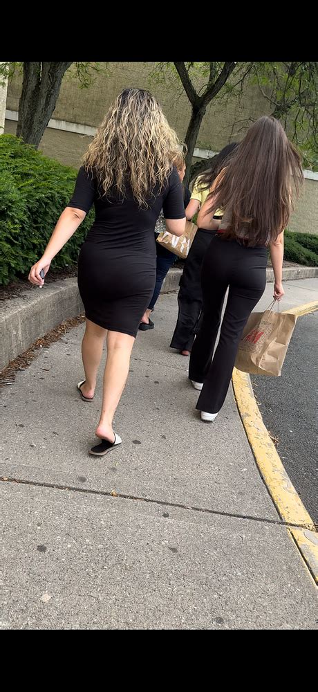 Really Sexy Legs And Ass On Her Escalator Upshots Her Ass Was Amazing Forum