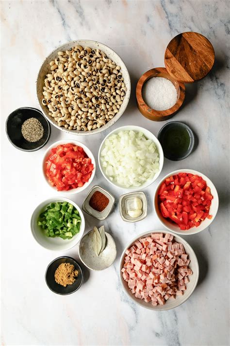 Slow Cooker Black Eyed Peas with Ham | standgirls.com