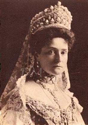 Pin on Heritage - Leo Tolstoi Unique | Royal crowns, Royal jewels ...