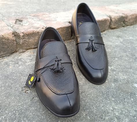 Men Black Pure Cow Leather Tassel Loafer Shoes - DastSaaz