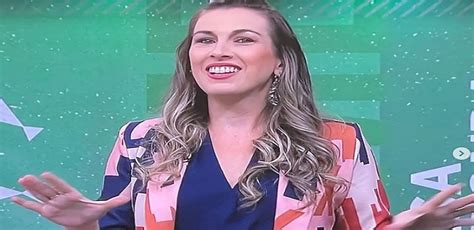 Chefe da Gazeta é acusada de orientar troca de nude por matérias Portal Viu